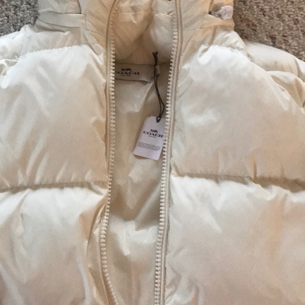 White Coach New York midi puffer jacket !!🕊⚪️🤍